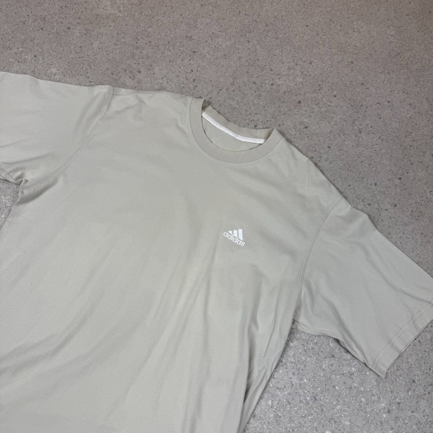 Adidas Cream T Shirt L / XL 90s Embroidered Logo