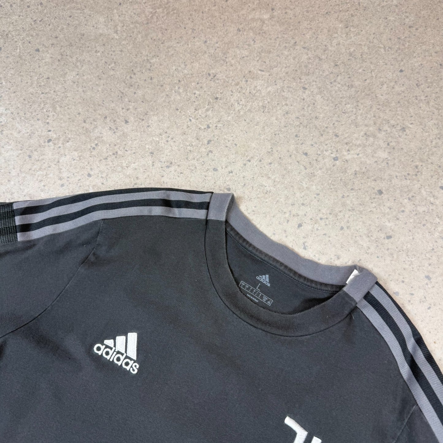 Adidas Juventus Football T Shirt Large Grey Colourway Embroidered Relaxed Fit