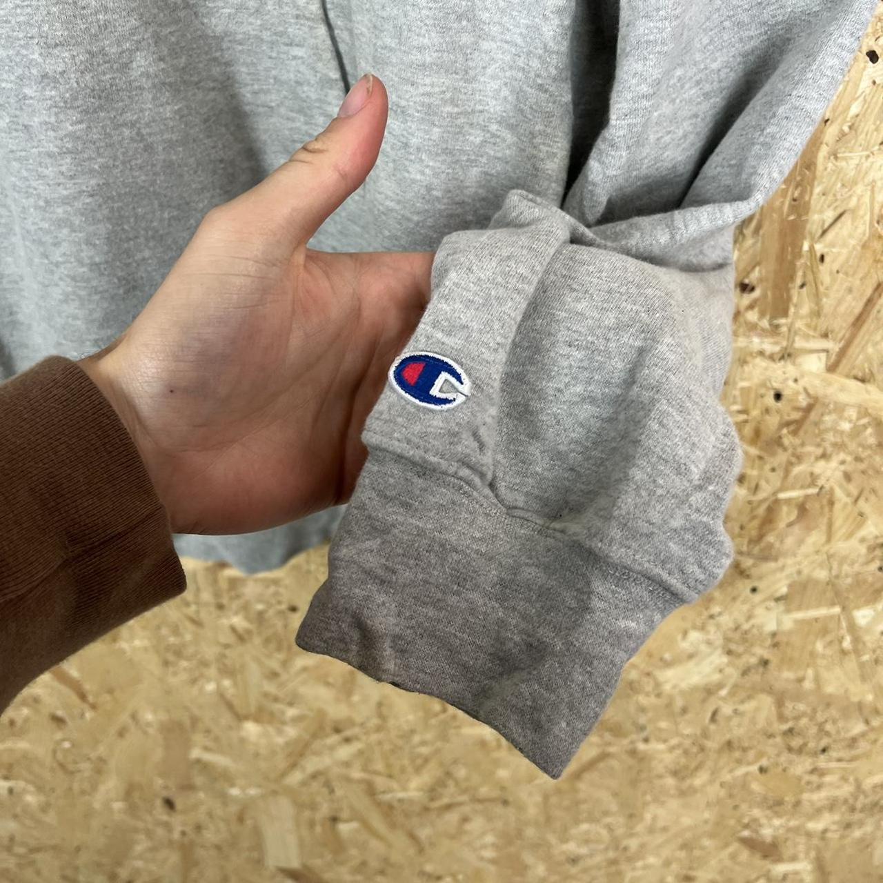 Champion hoodie large