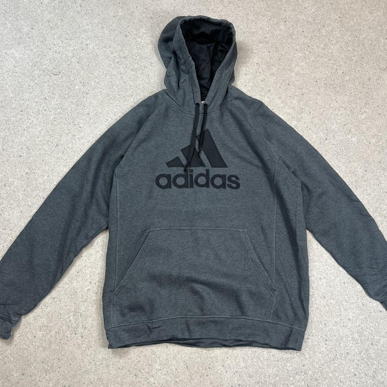 Adidas centre logo large
