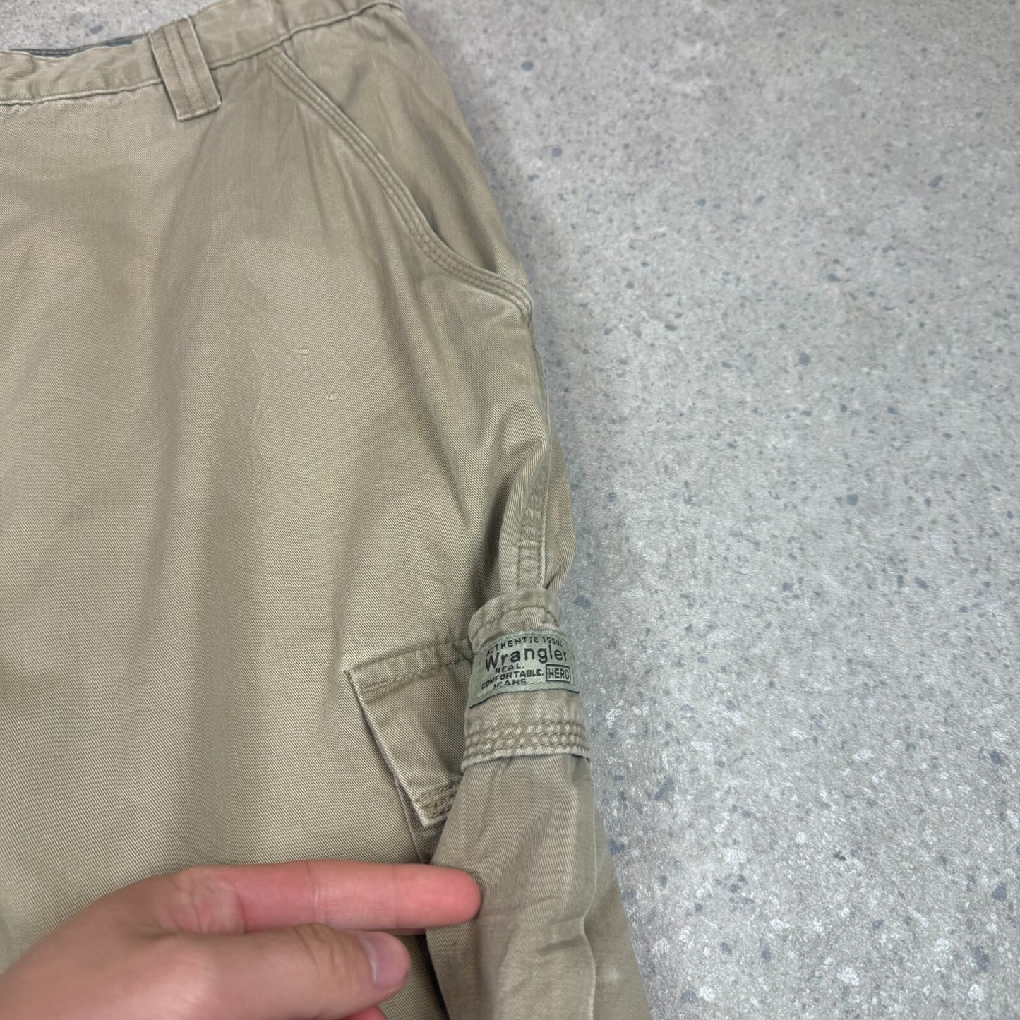 Wrangler Cargo Shorts 36” Tan Colourway Baggy Fit