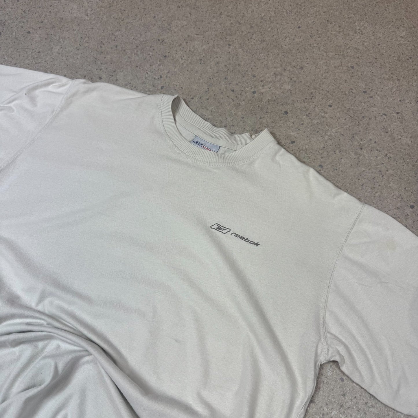 Reebok T Shirt Large Cream Colourway