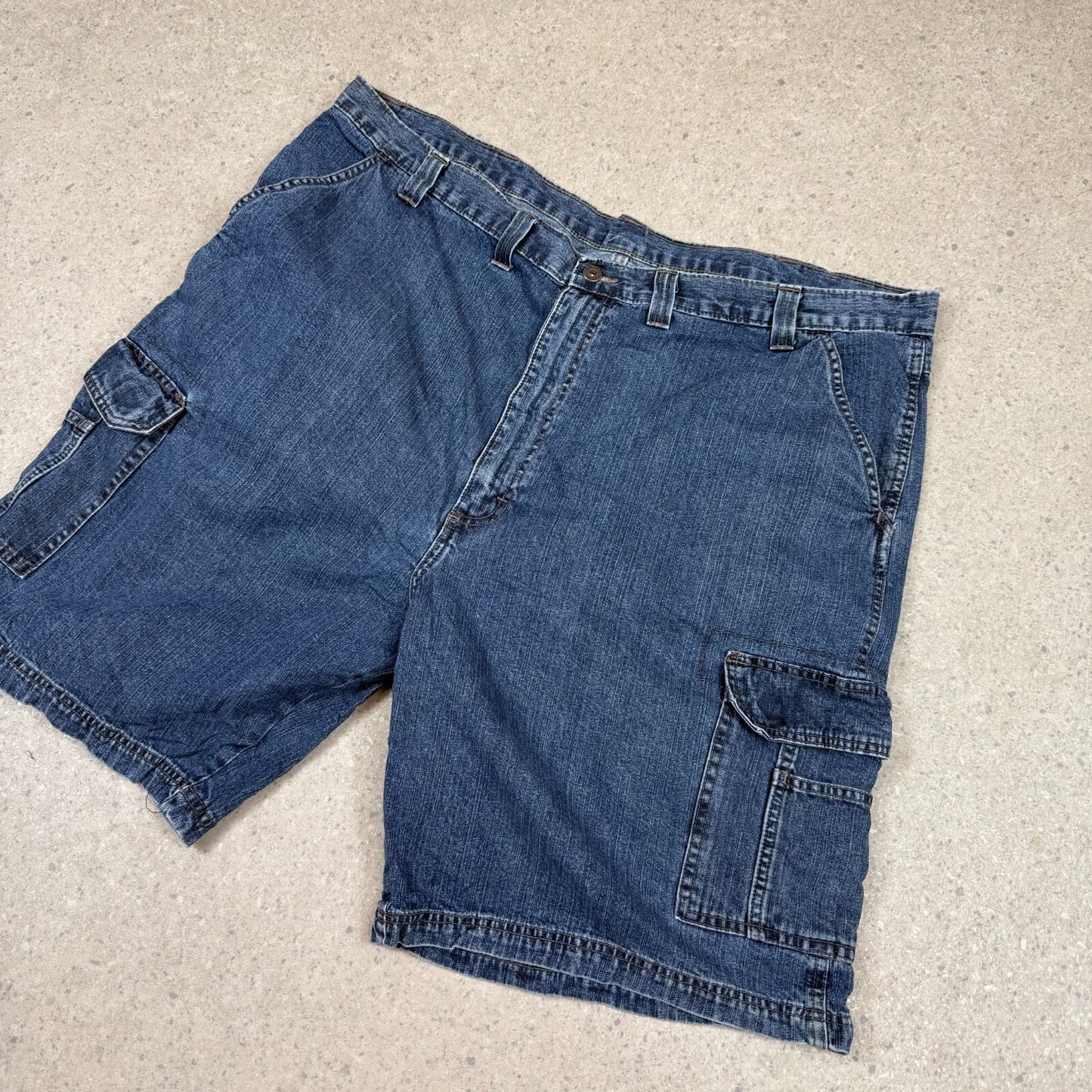 Wrangler Cargo Jorts 44” Blue Baggy Fit Denim