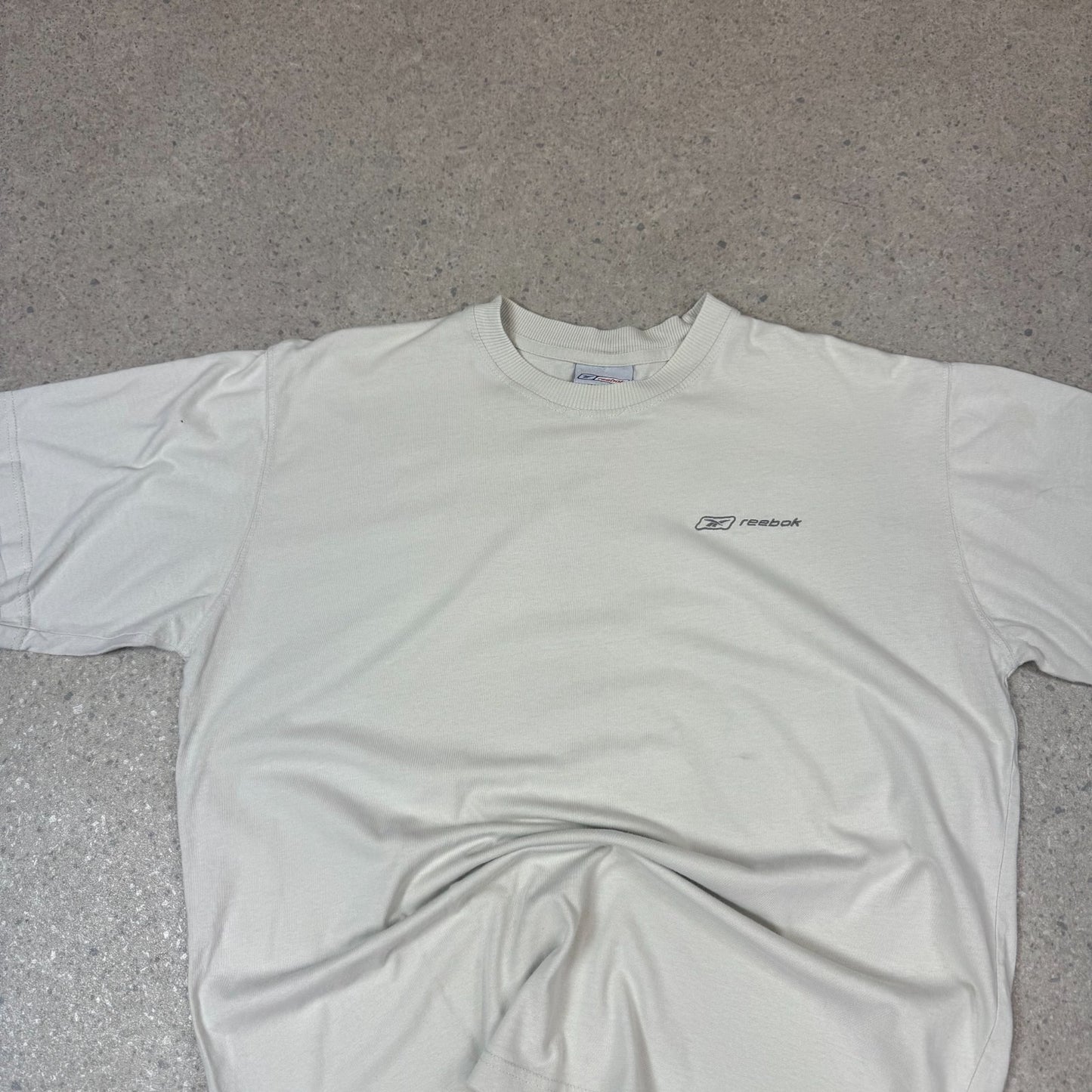 Reebok T Shirt Large Cream Colourway