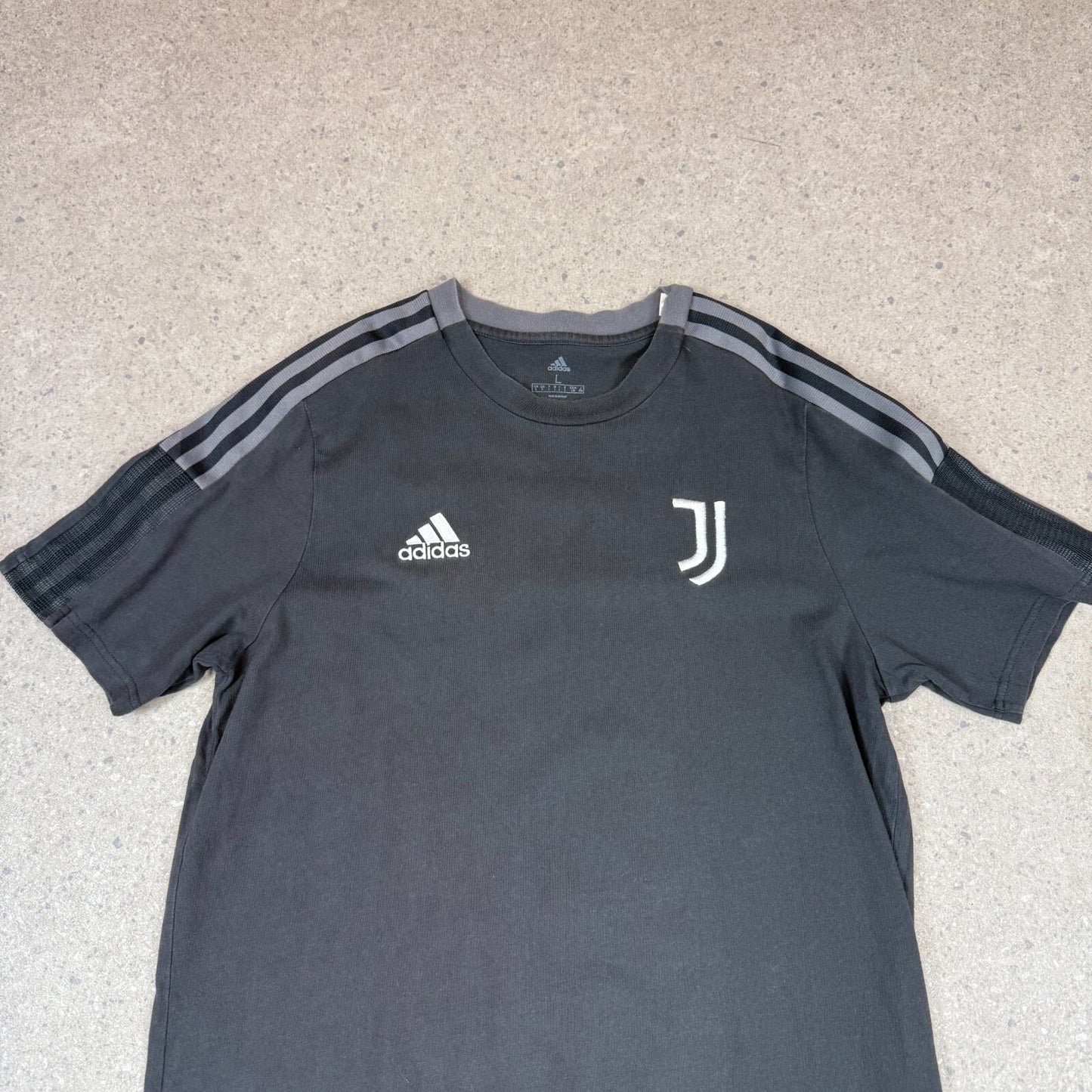 Adidas Juventus Football T Shirt Large Grey Colourway Embroidered Relaxed Fit