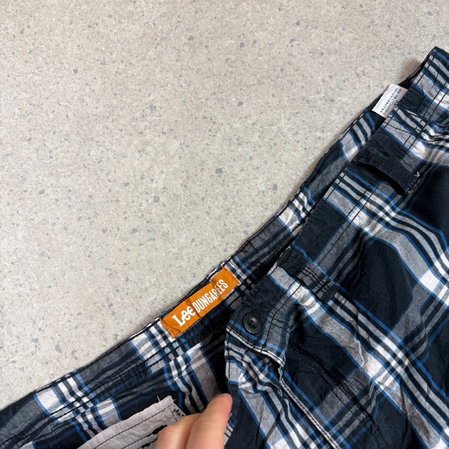 Lee Cargo Shorts 52” Black Baggy Fit Check