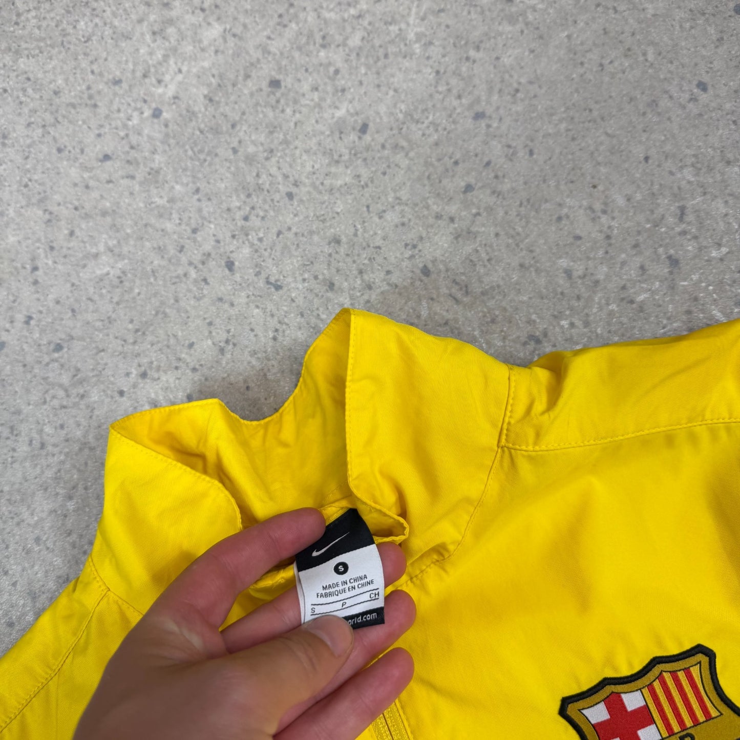 Nike Barcelona Windbreaker Medium Yellow Colourway Y2K Nike