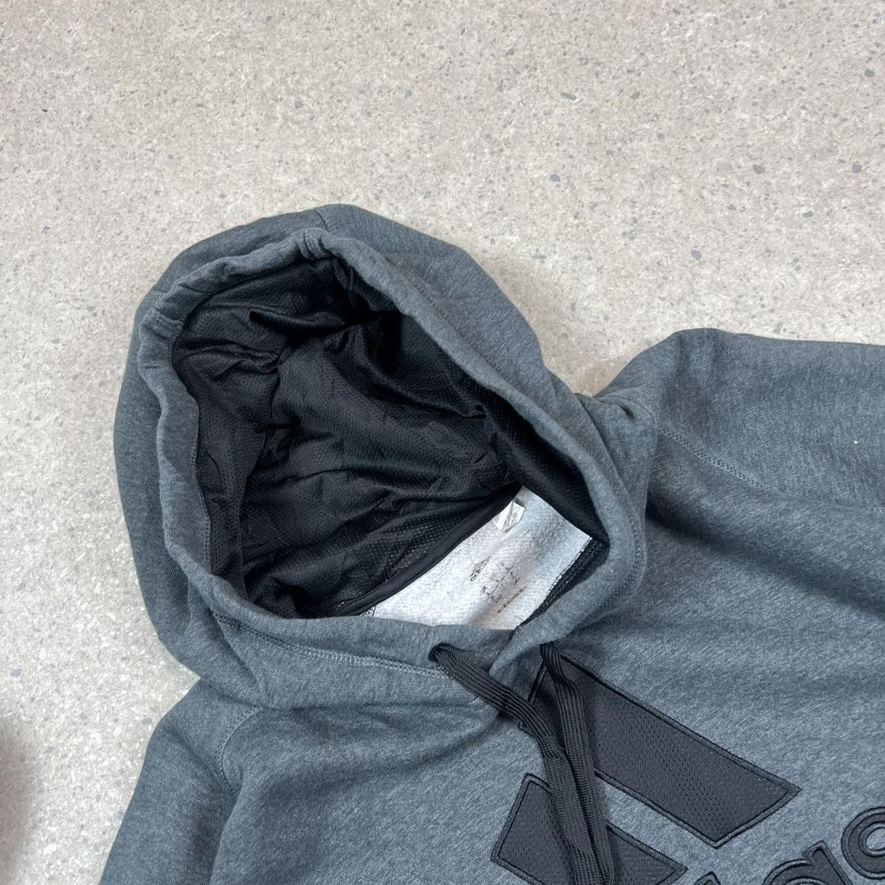 Adidas centre logo large