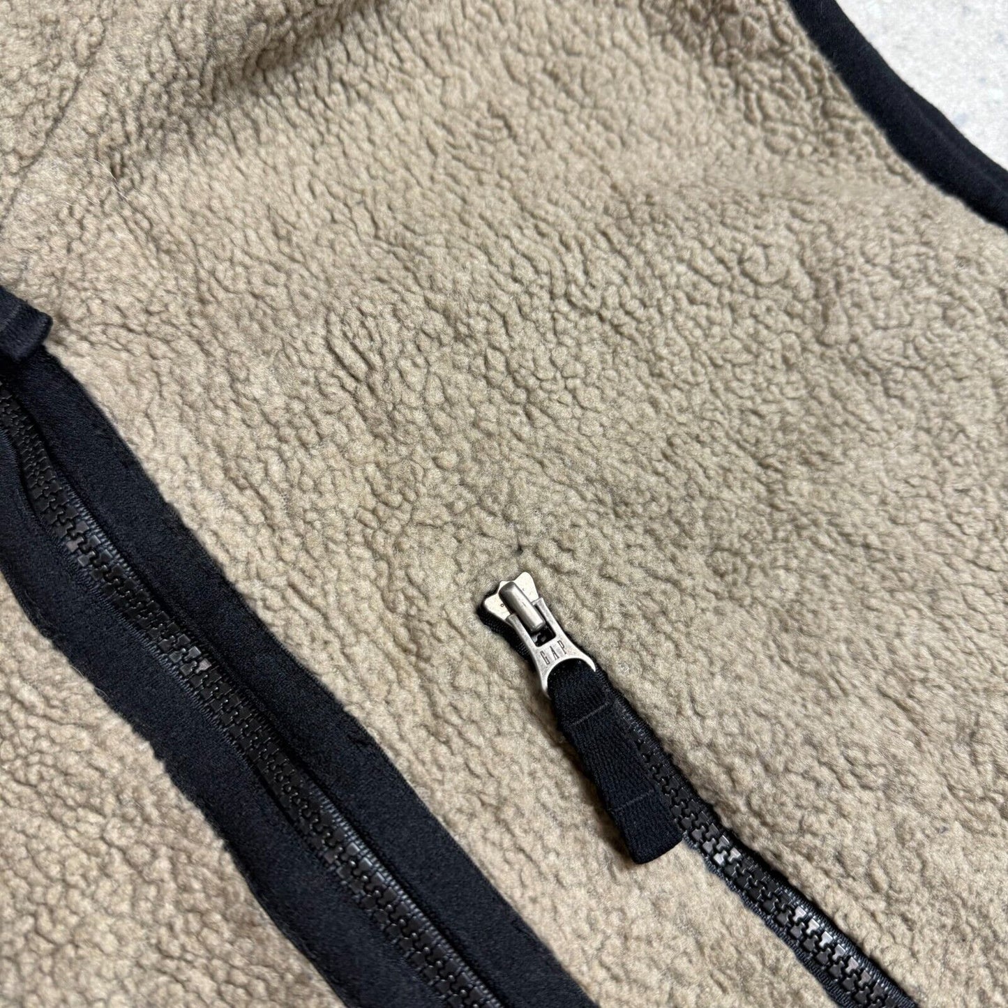 Gap Sherpa Gillet Vest XL Beige Sherpa Lined Warm Zip Pockets