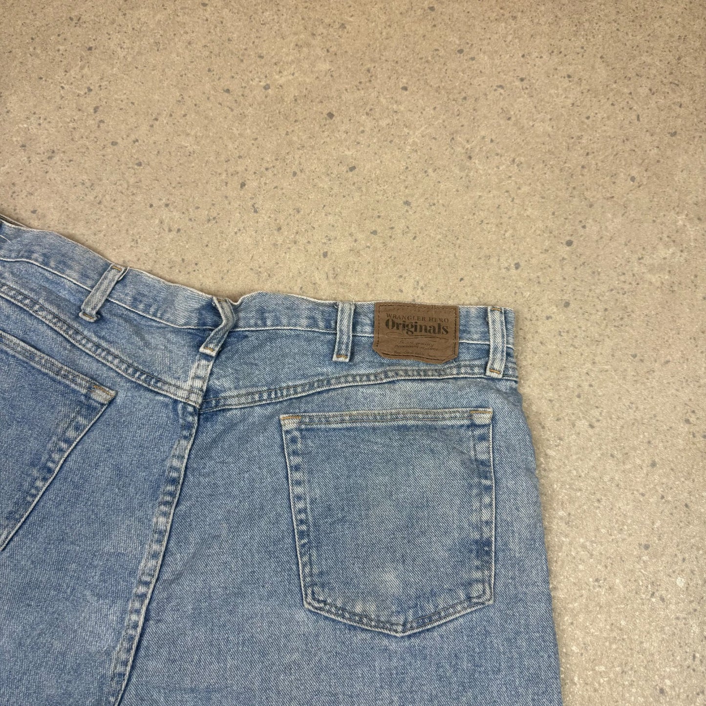 Wrangler Jorts 40” Light Blue Wash Baggy Fit