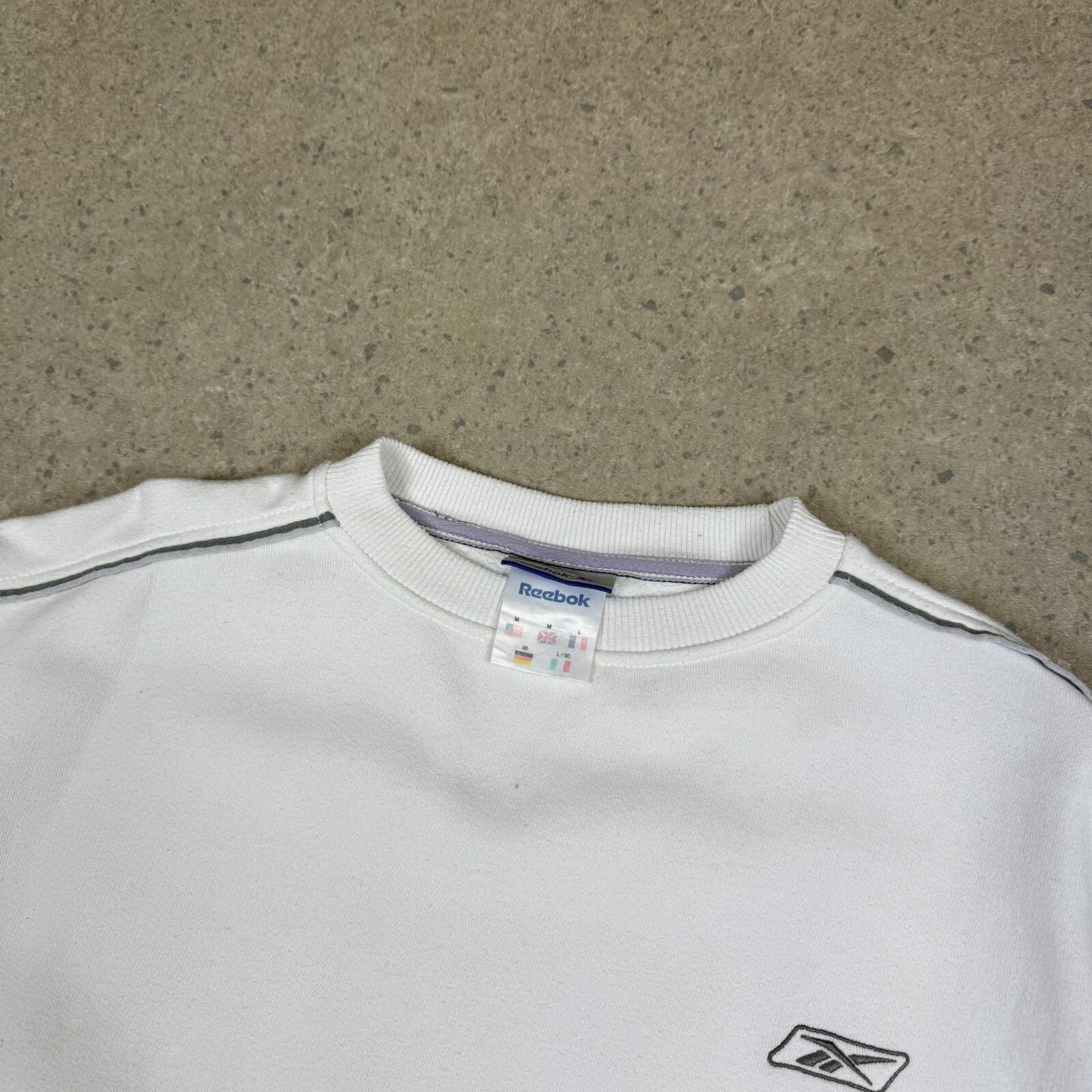 Reebok Sweatshirt Medium White Embroidered Logo Y2K Relaxed Fit