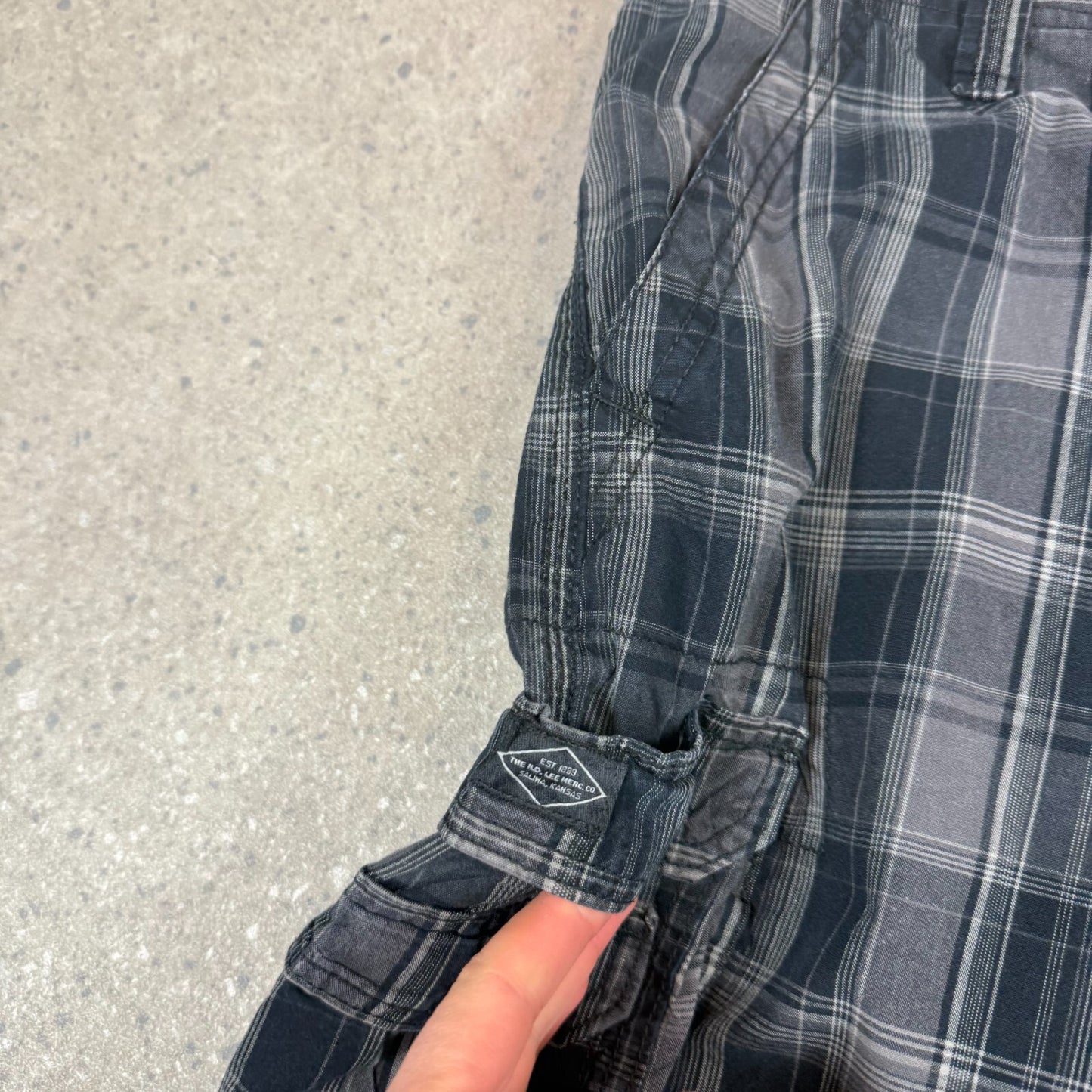 Lee Cargo Shorts 42” Black Check Relaxed Fit Pockets