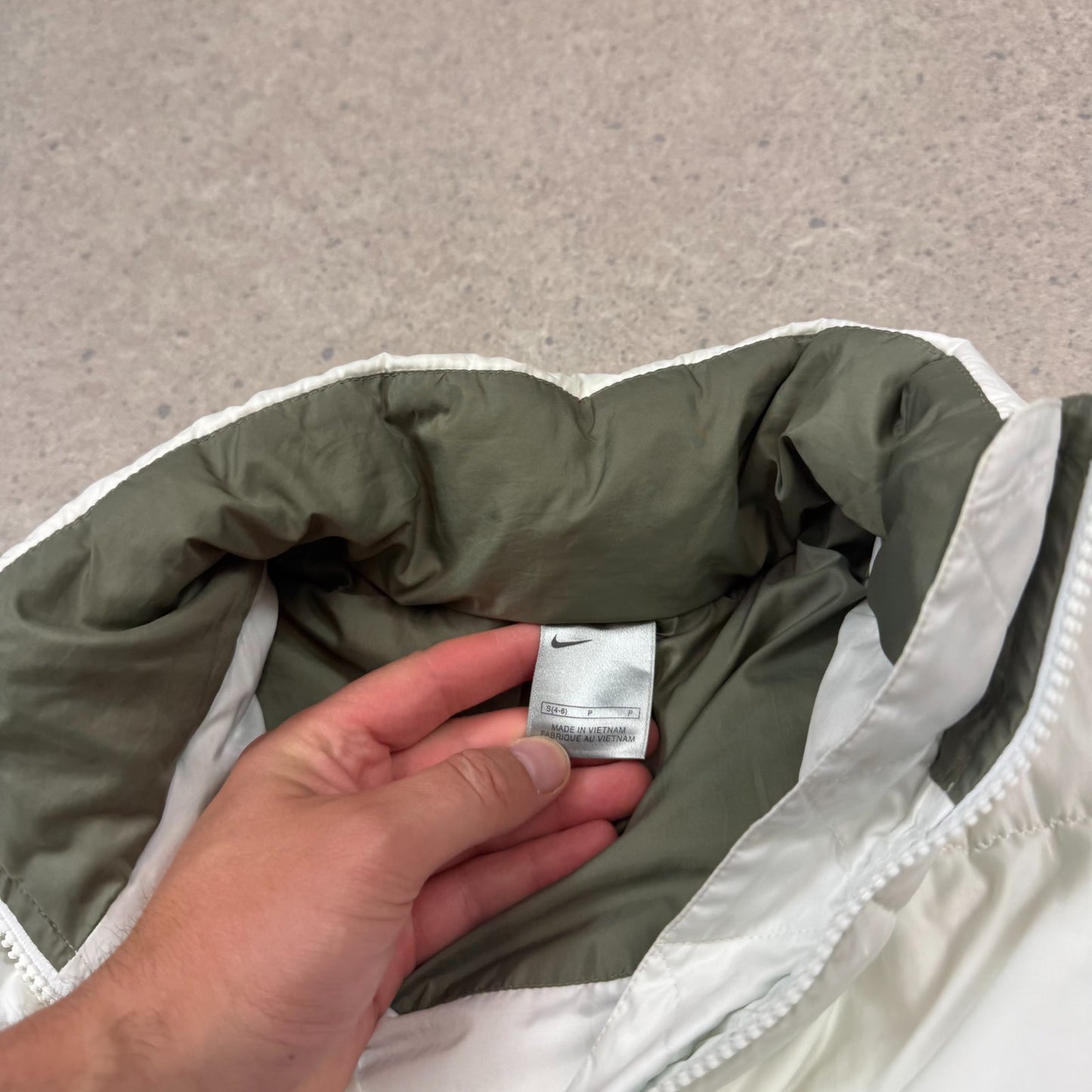 Nike Puffer Jacket Small Cream Y2K Silver Tag