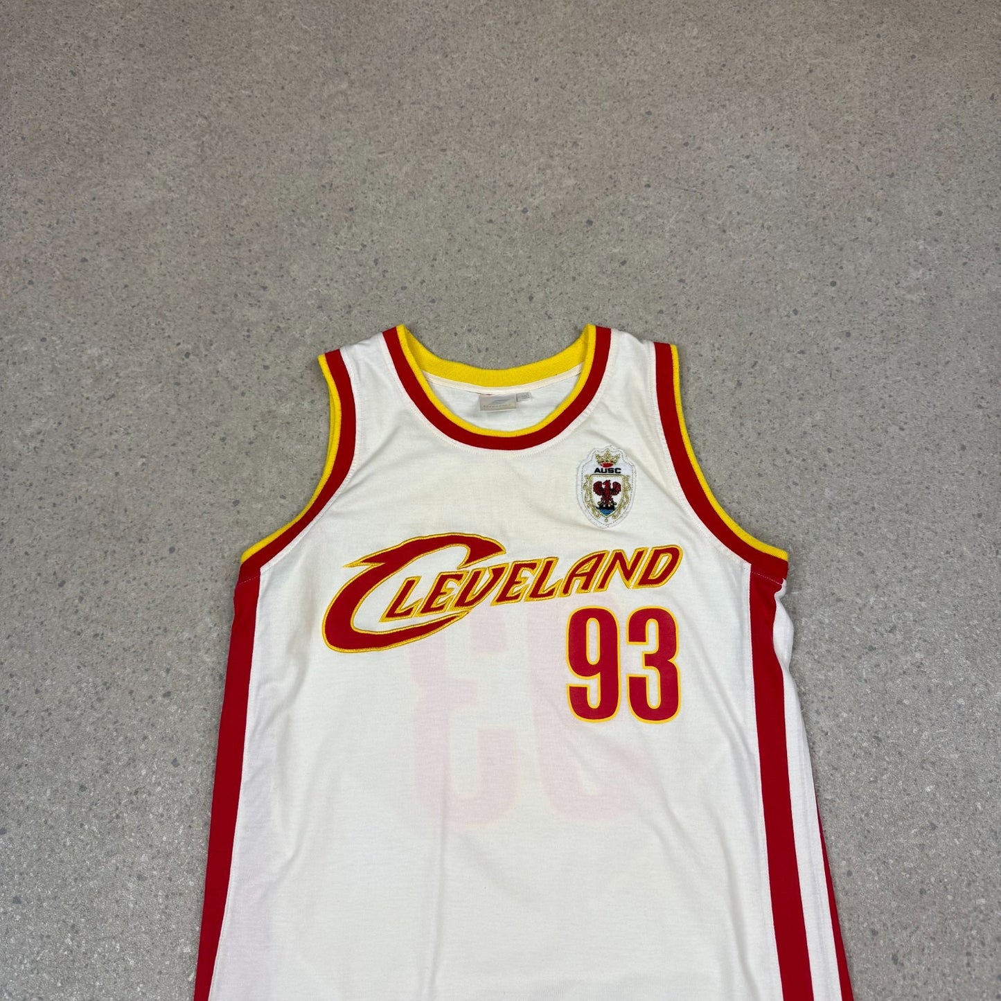 Cleveland Cavs 93 NBA Jersey Medium White Red Embroidered Logo