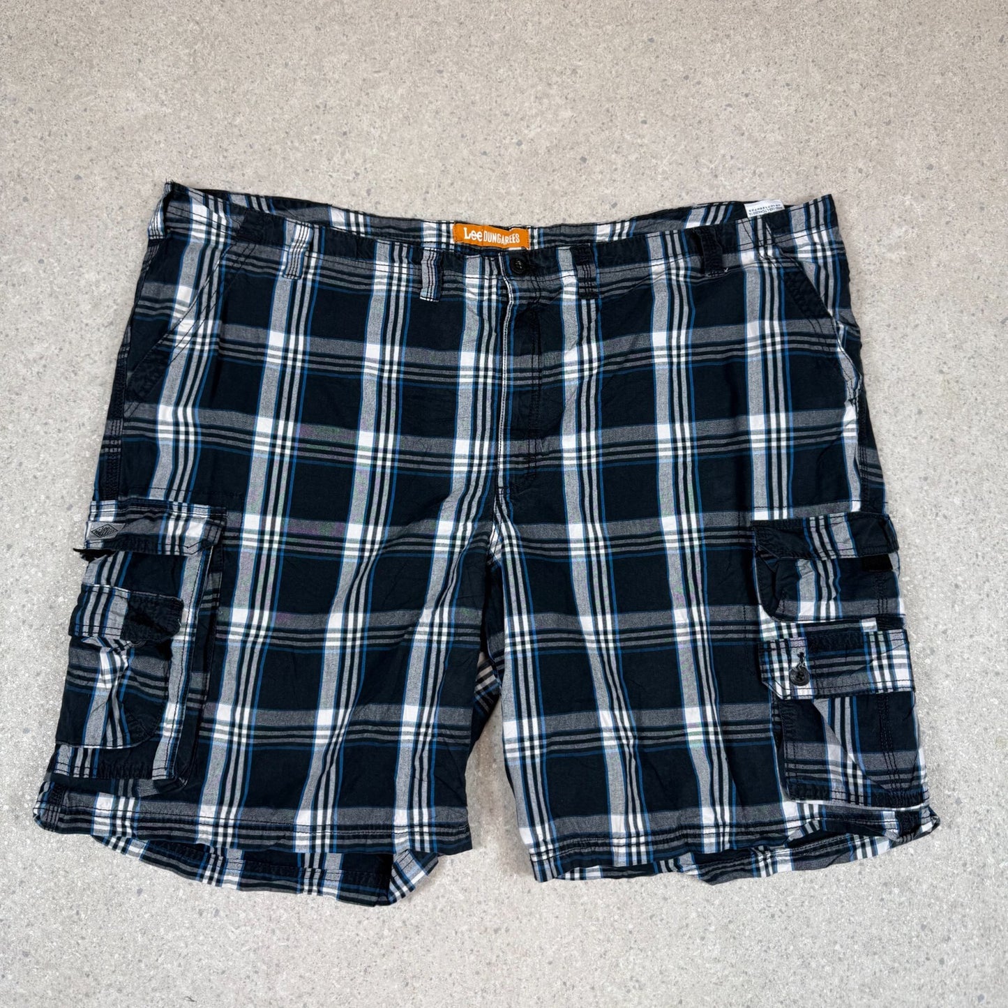 Lee Cargo Shorts 52” Black Baggy Fit Check