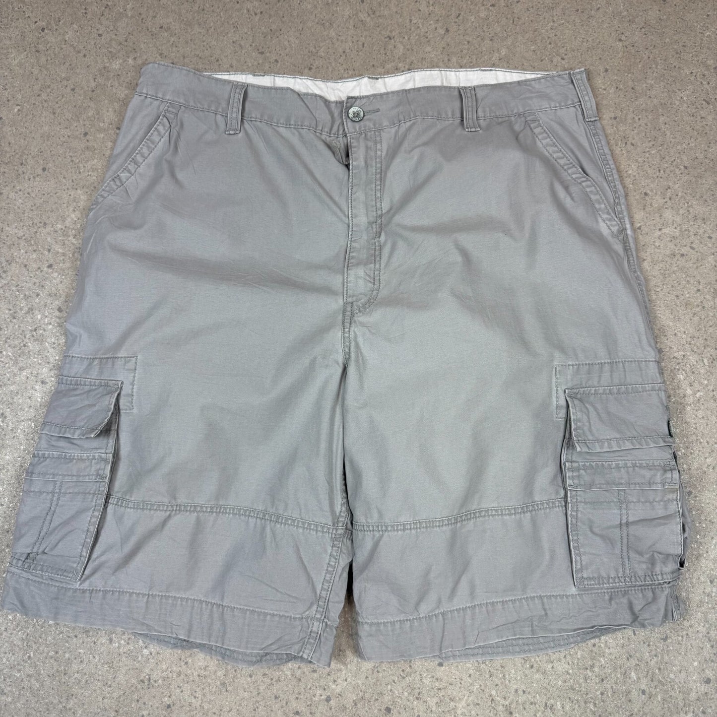 Levi’s Cargo Shorts 44” Cream Grey Colourway Baggy Fit Pockets