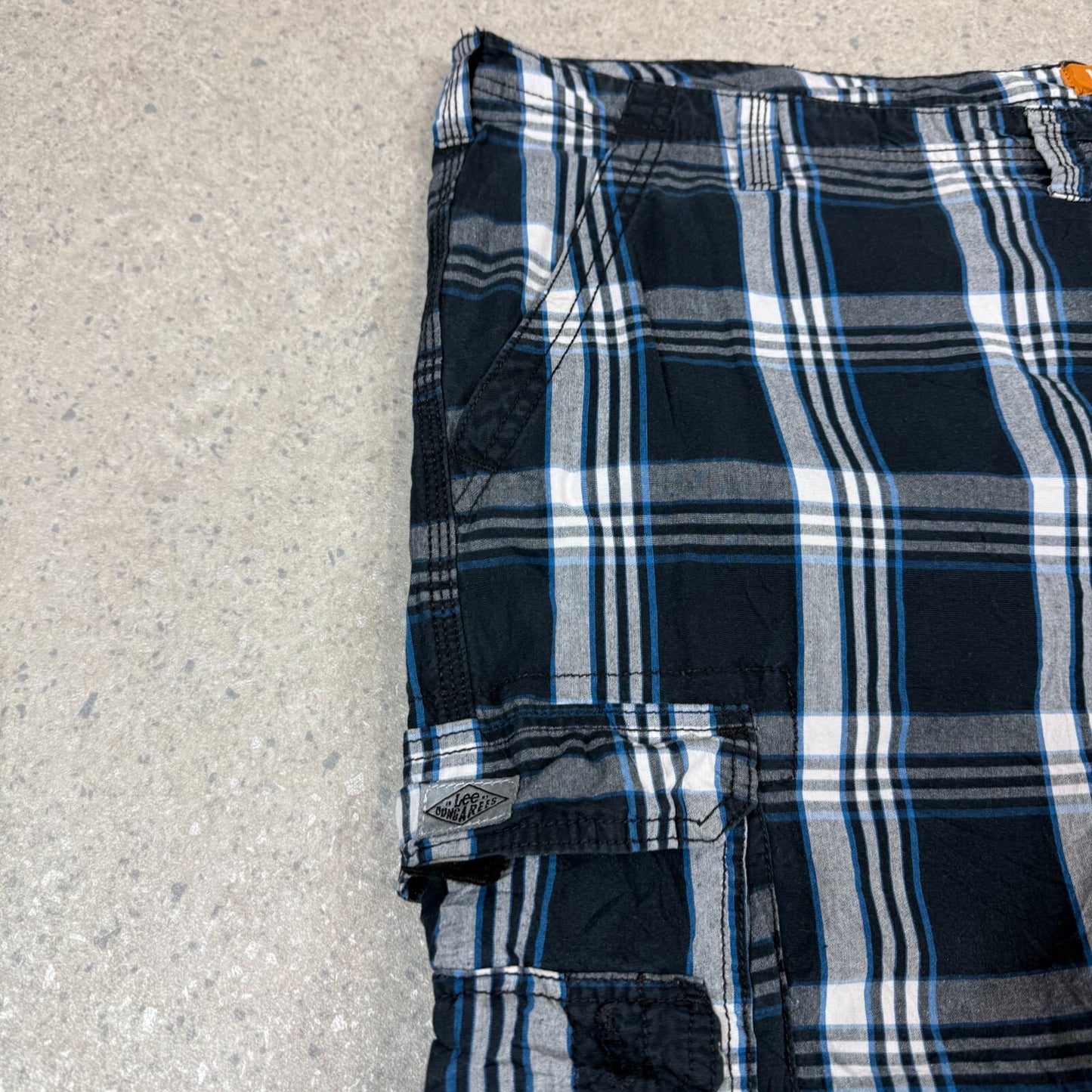 Lee Cargo Shorts 52” Black Baggy Fit Check