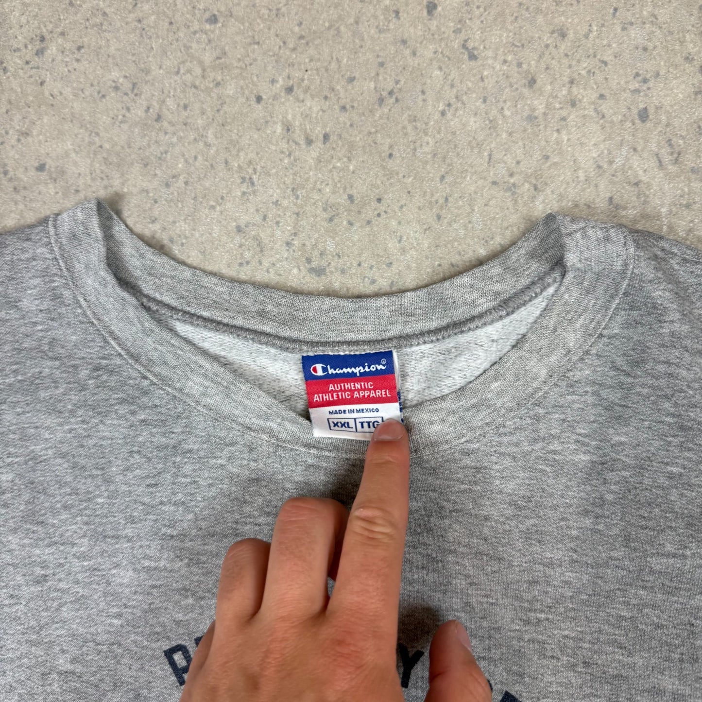 Champion Sweatshirt XXL Grey Colourway Embroidered Logo Boxy Fit