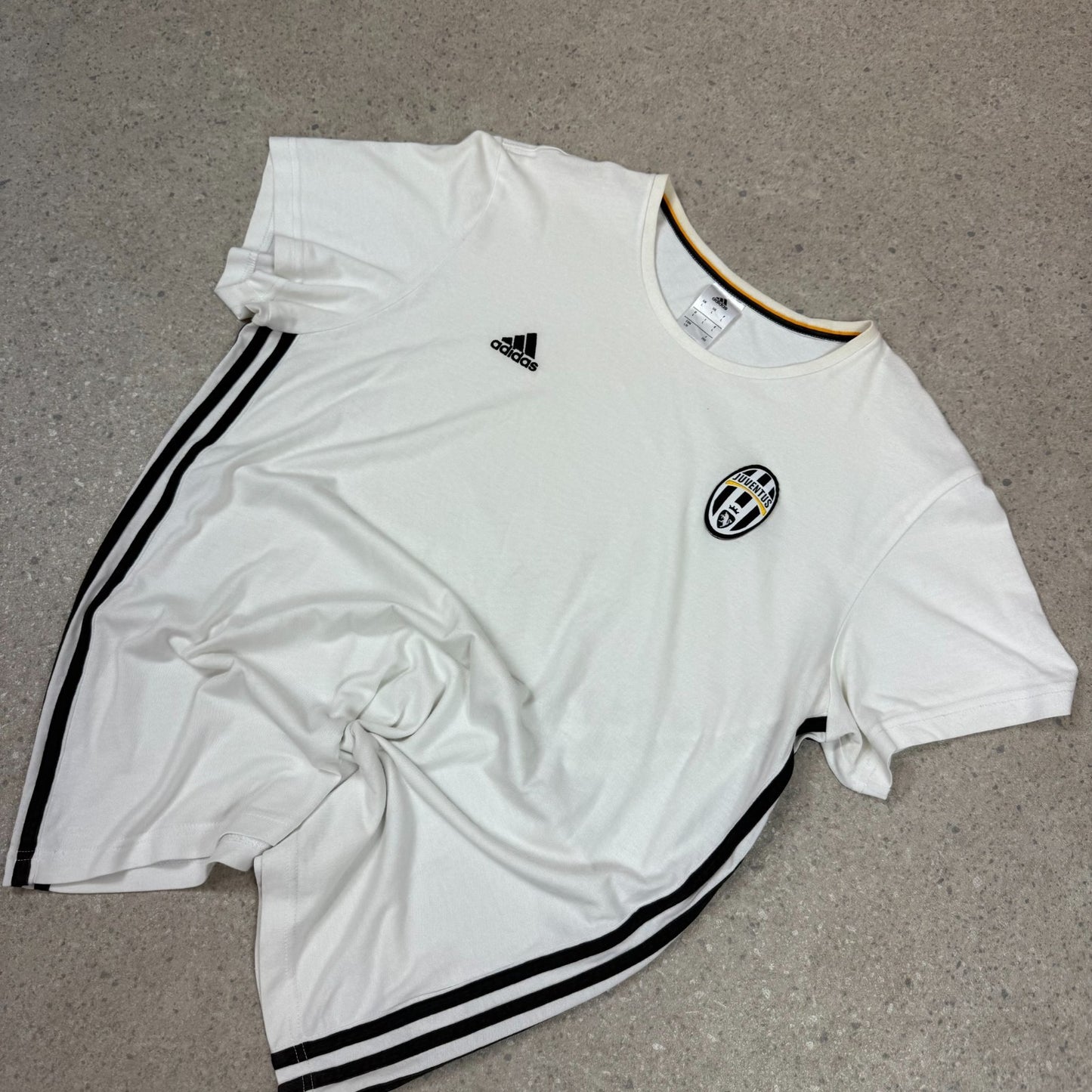 Adidas Juventus T Shirt Large White Black Embroidered Logo Short Sleeve