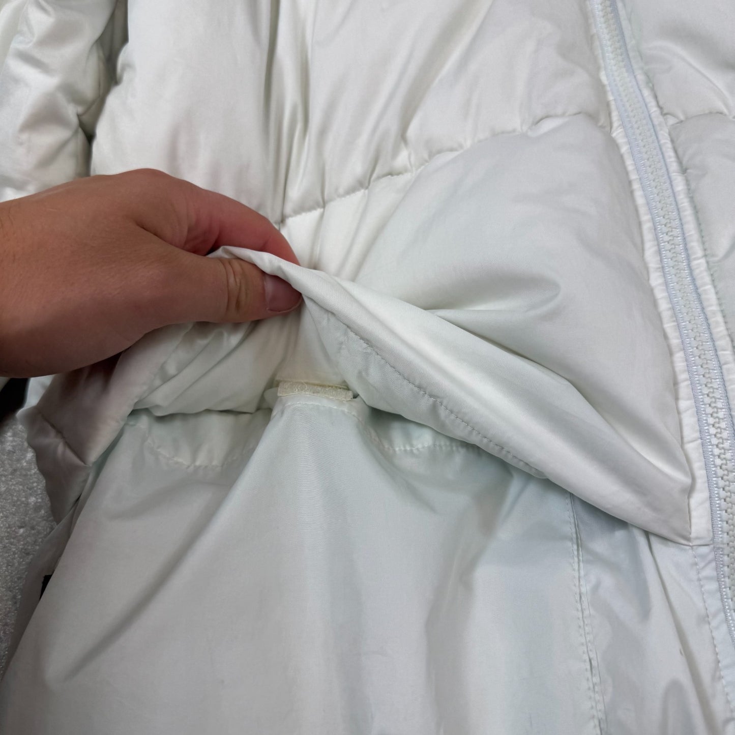 Nike Puffer Jacket Small Cream Y2K Silver Tag