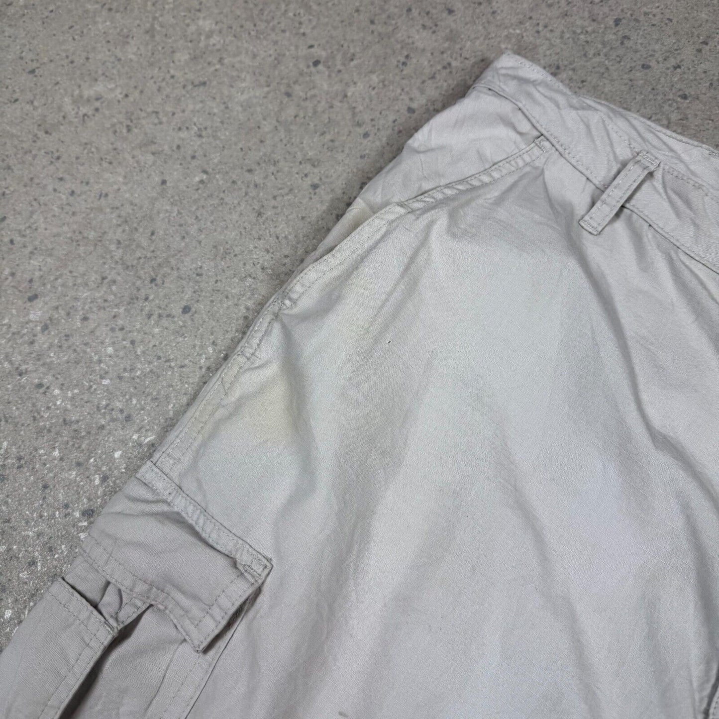 Wrangler Cream Cargo Smart Shorts 40” Beige Baggy Fit