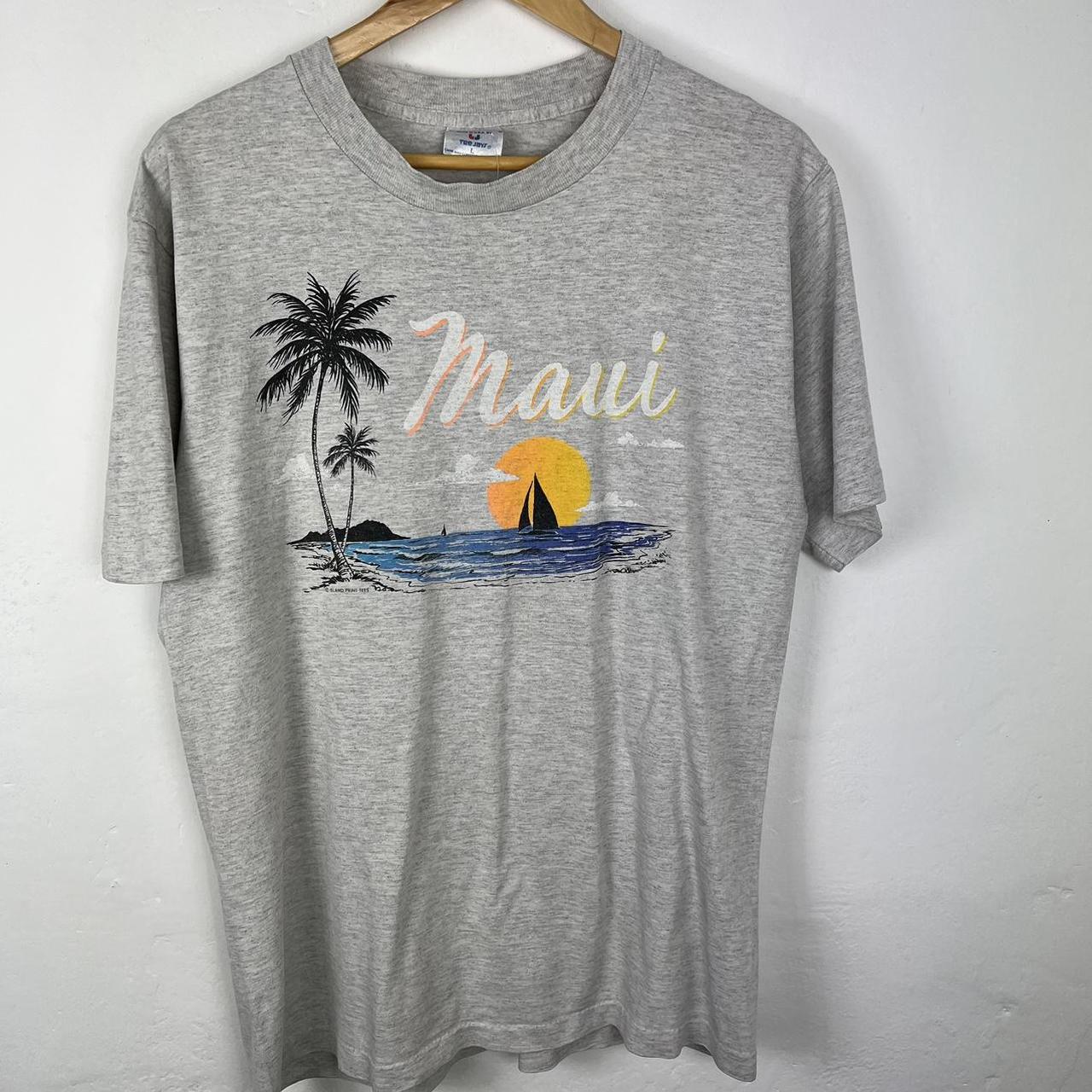 Maui graphic t shirt medium