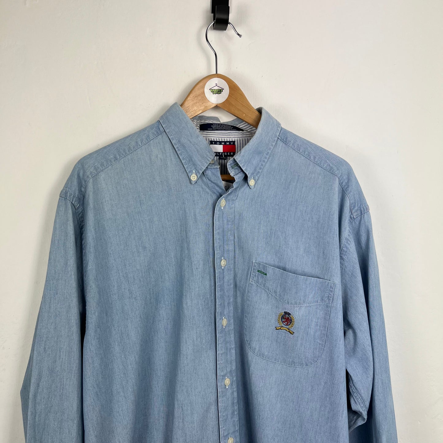 Tommy Hilfiger shirt spellout medium
