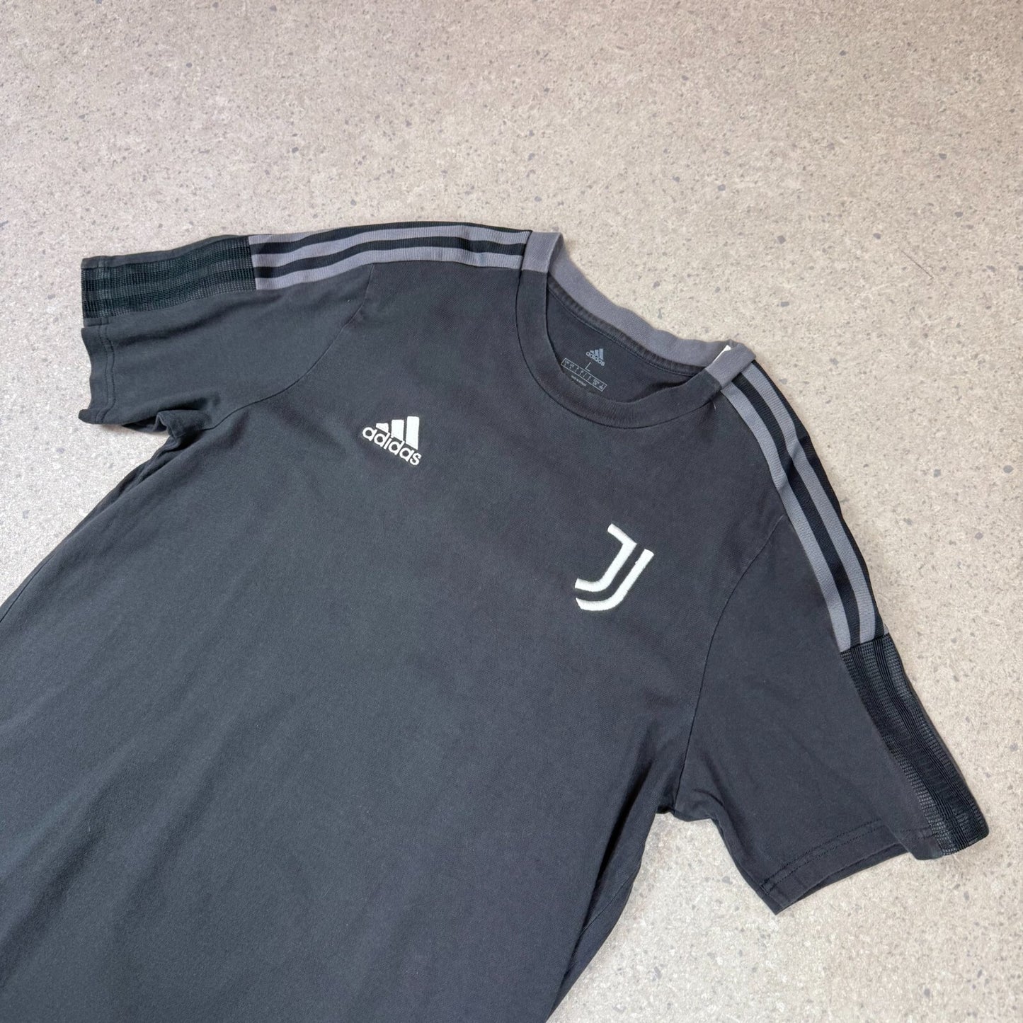 Adidas Juventus Football T Shirt Large Grey Colourway Embroidered Relaxed Fit
