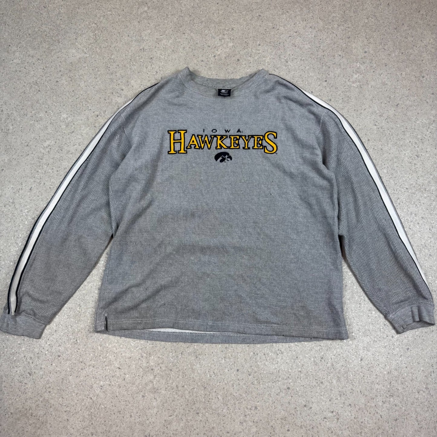 Iowa Hawkeye’s Sweater Large Starter Grey Yellow Embroidered Logo Vintage