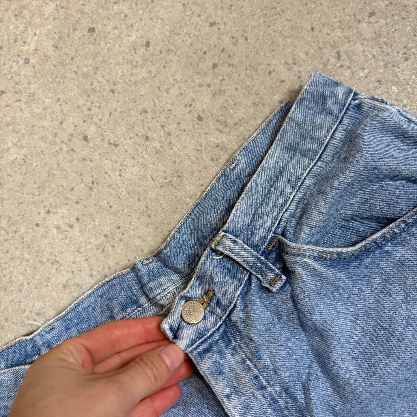 Wrangler Jorts 34” Blue Denim Relaxed Fit