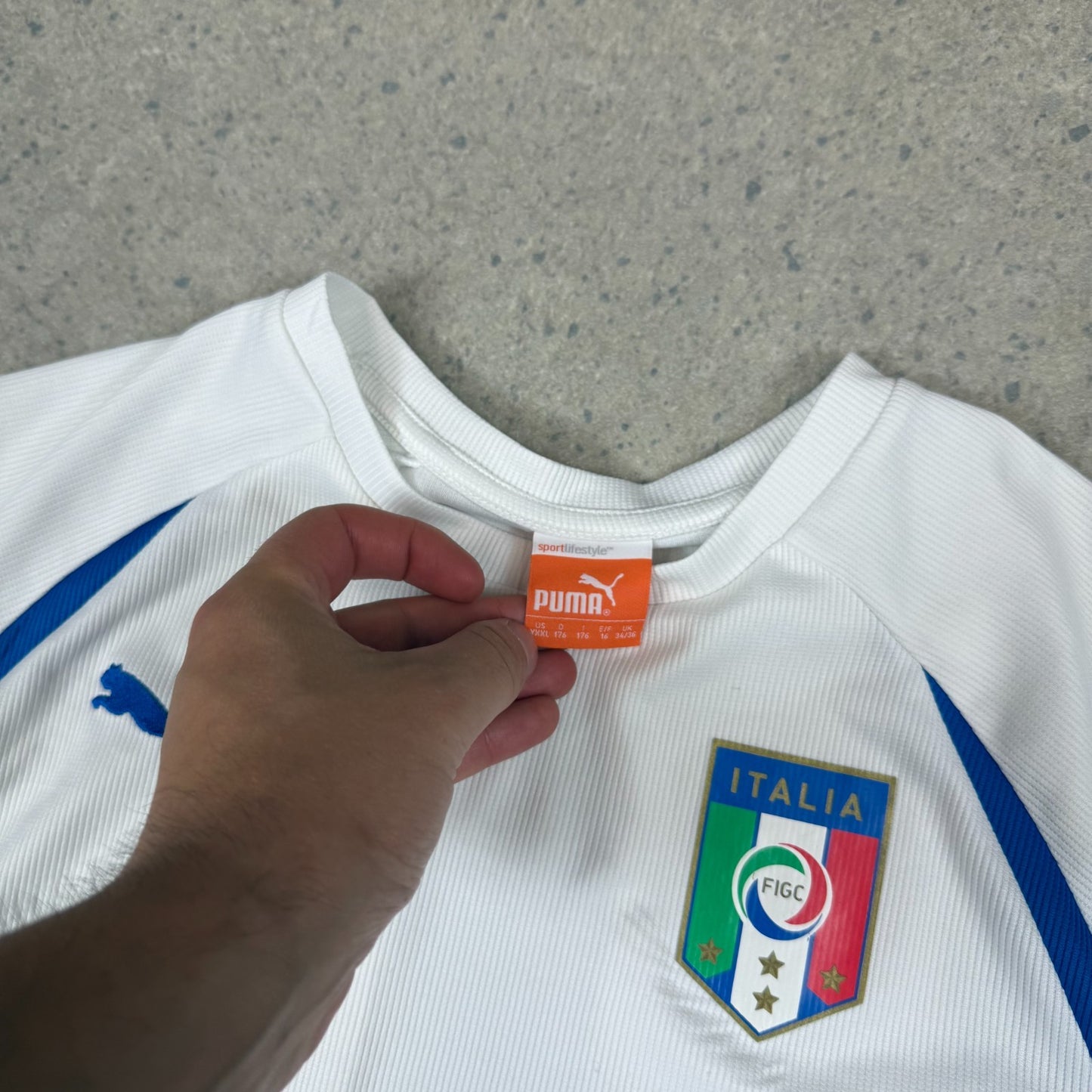 Italy Training T shirt Medium 2011 White Colourway Puma