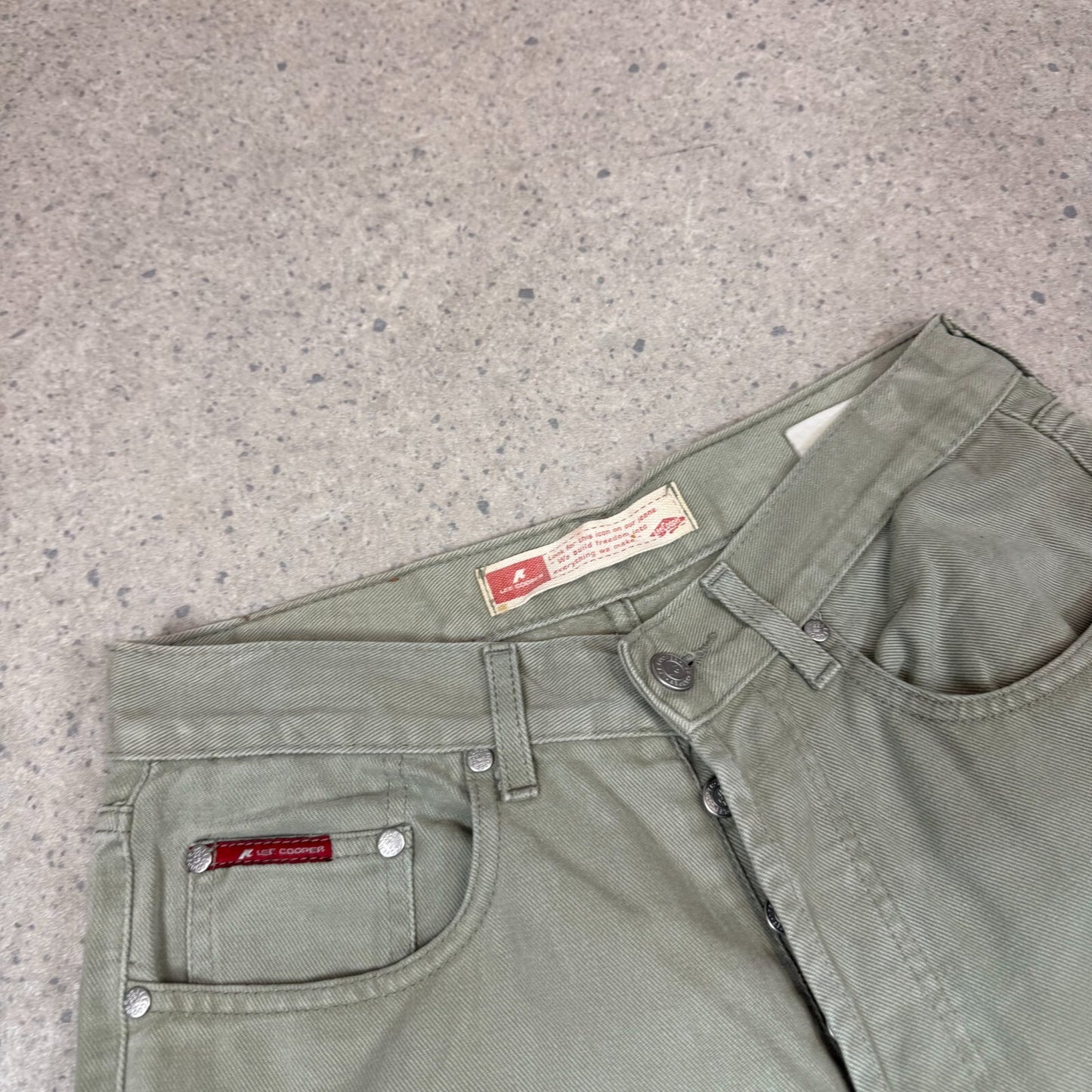 Lee Copper Shorts 30” Beige Colourway Leather Badge