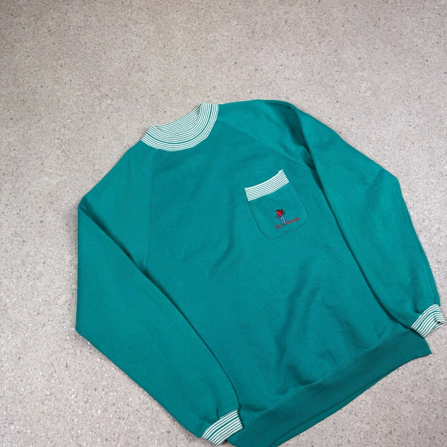 Levi’s Sweater Medium Teal Colourway 90s Levi’s Embroidered Logo Pocket