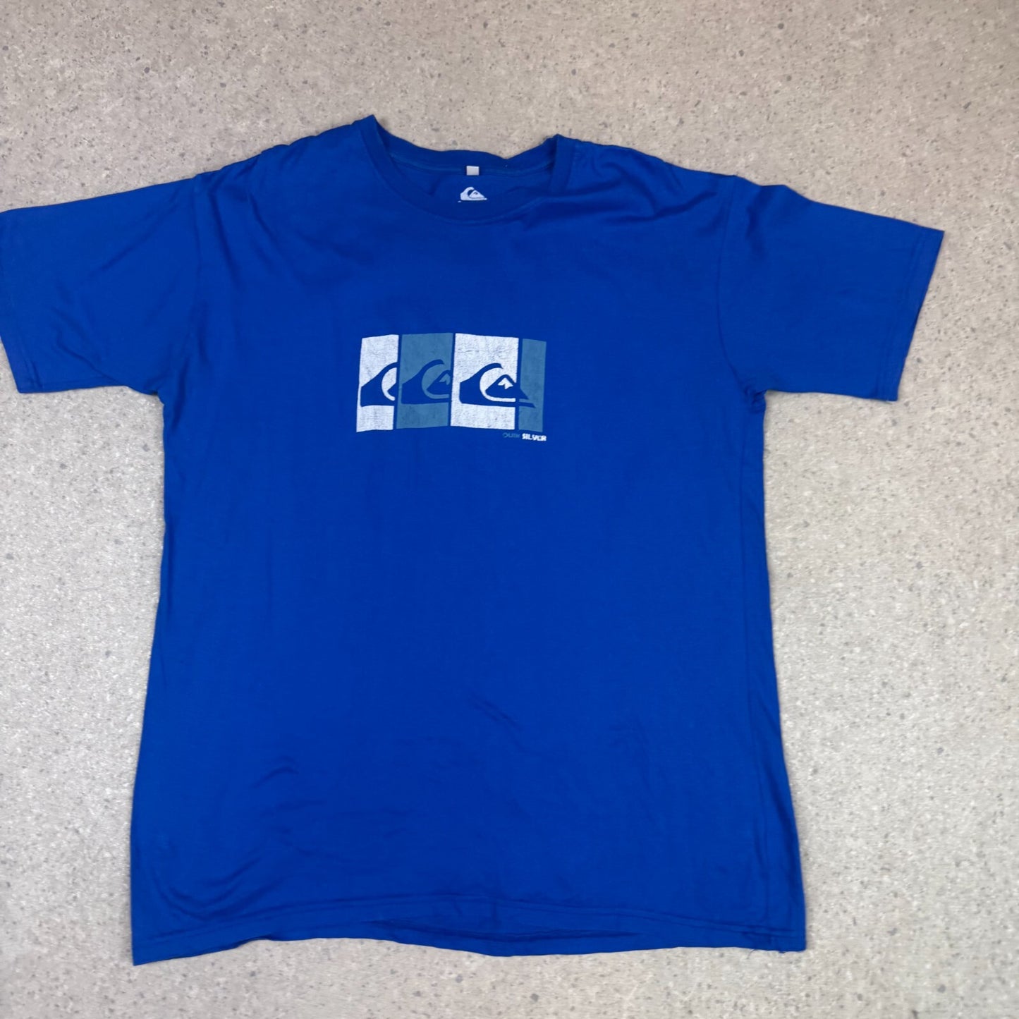 Quiksilver T Shirt XL Blue Colourway Short Sleeve