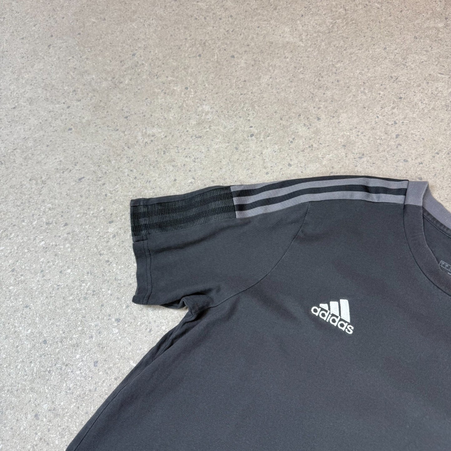 Adidas Juventus Football T Shirt Large Grey Colourway Embroidered Relaxed Fit