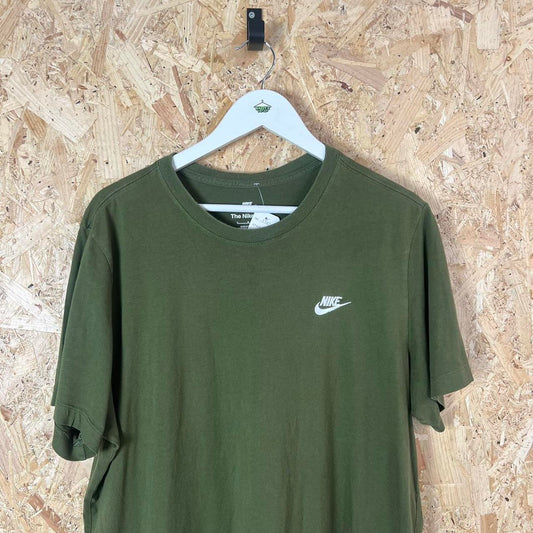 Nike club t shirt large