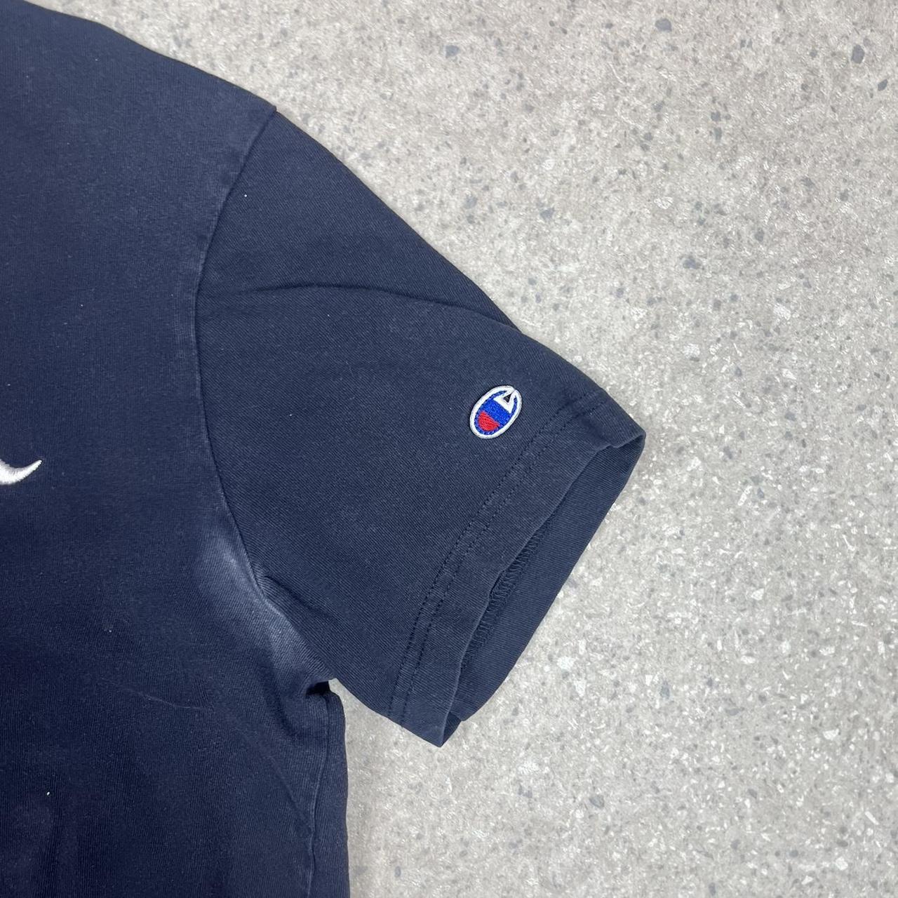 Champion navy blue t-shirt M