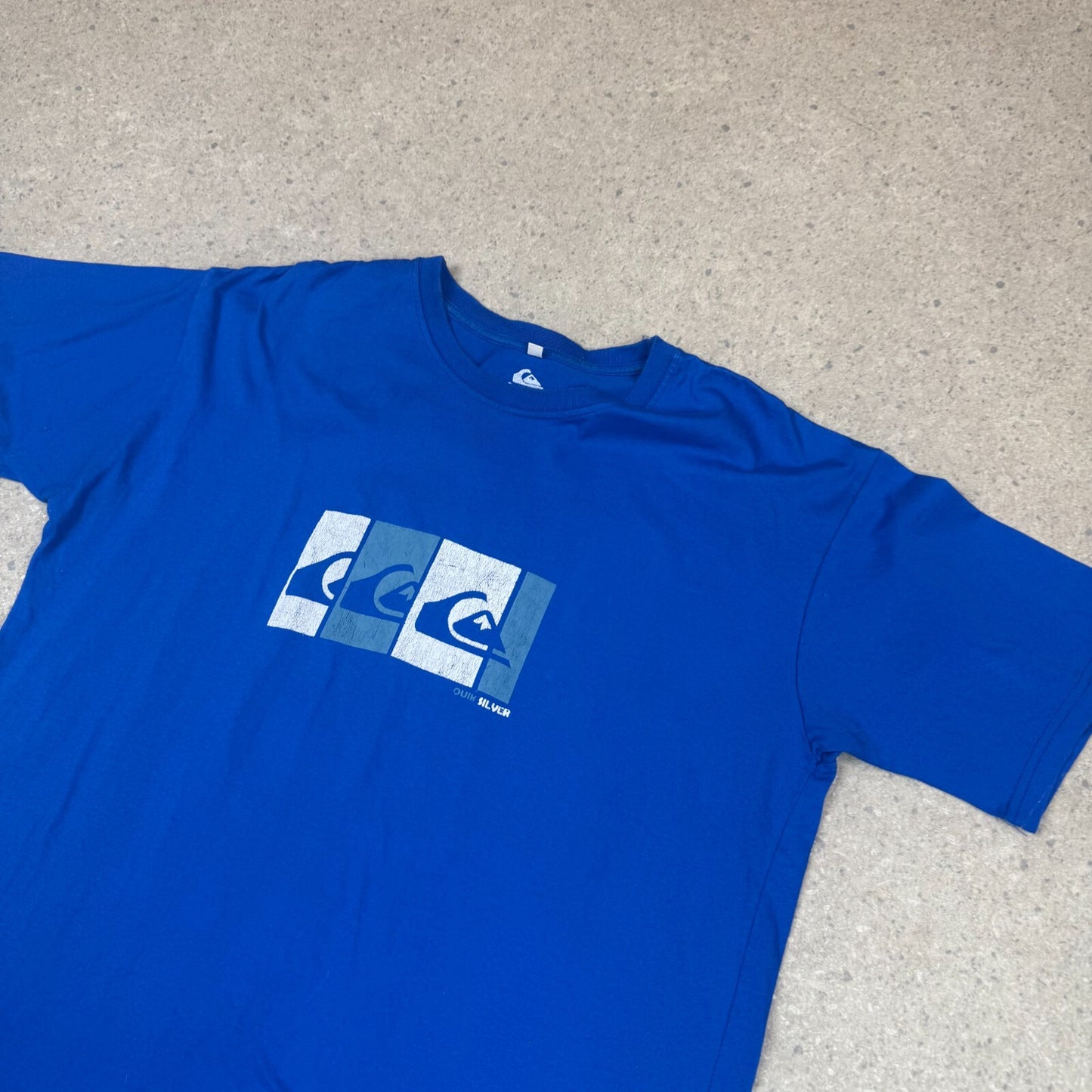 Quiksilver T Shirt XL Blue Colourway Short Sleeve