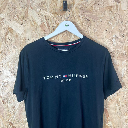 Tommy Hilfiger t shirt large
