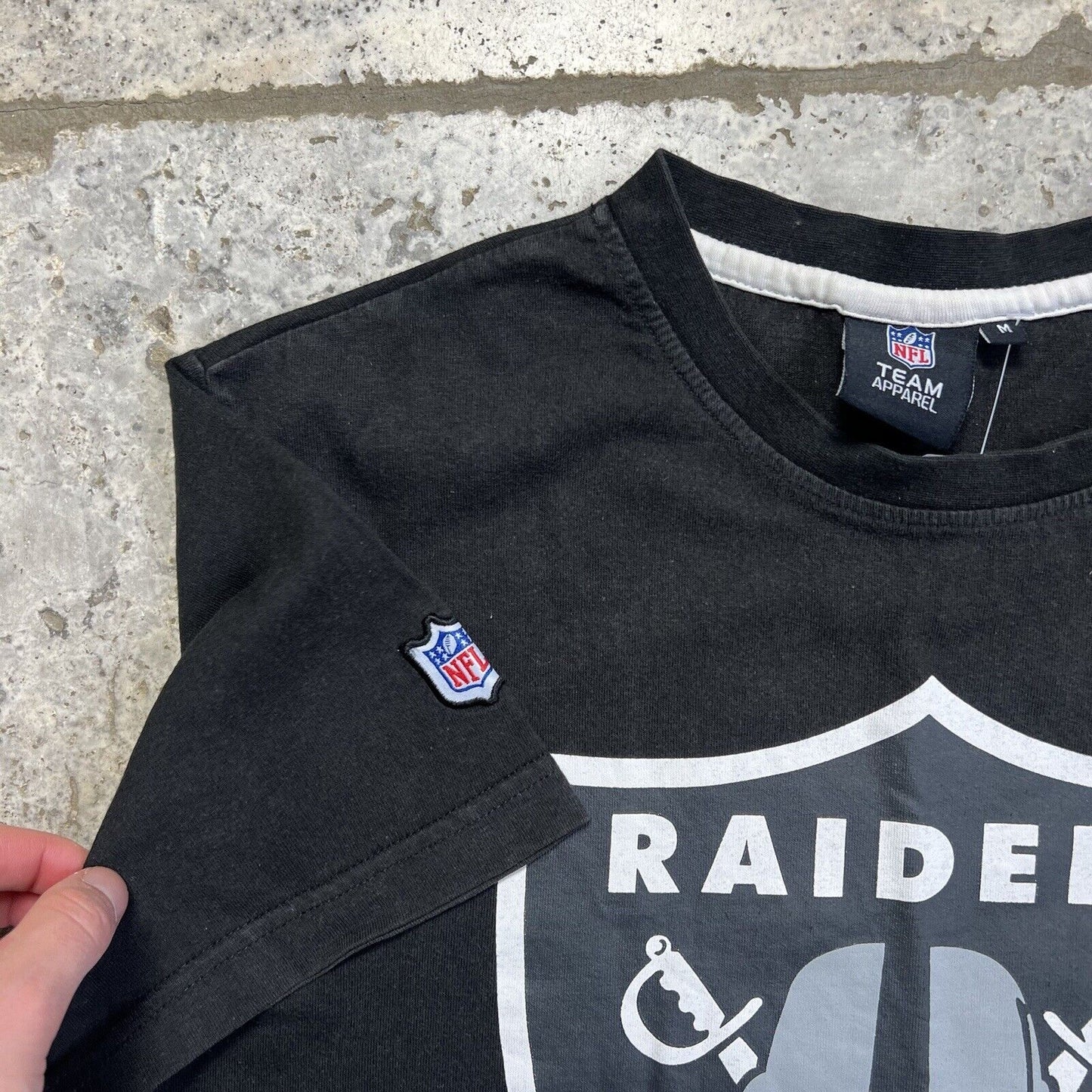 NFL Raiders T Shirt Men’s Medium