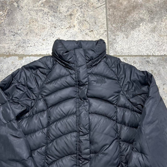 North face puffer jacket women’s medium