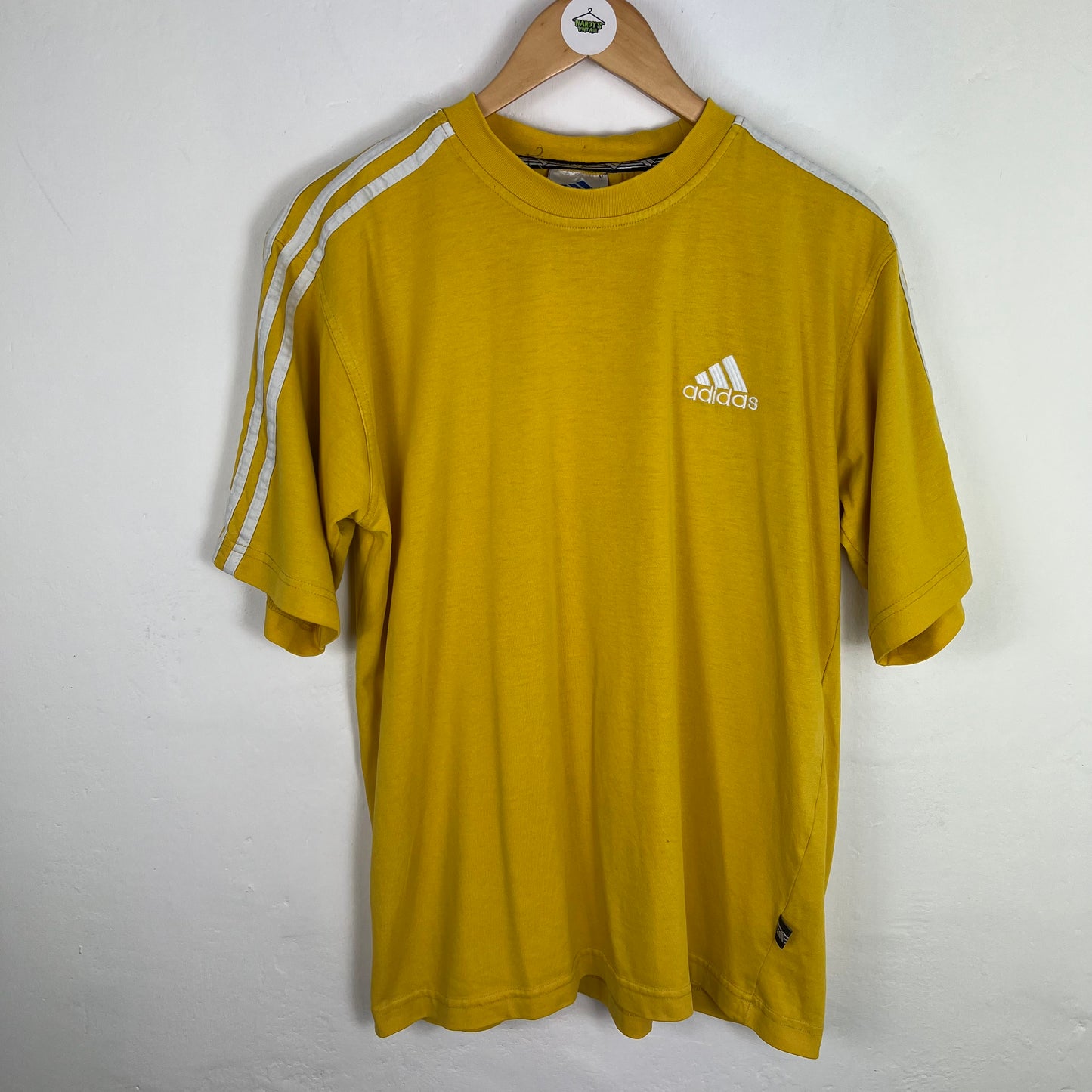 Adidas 90s t shirt medium