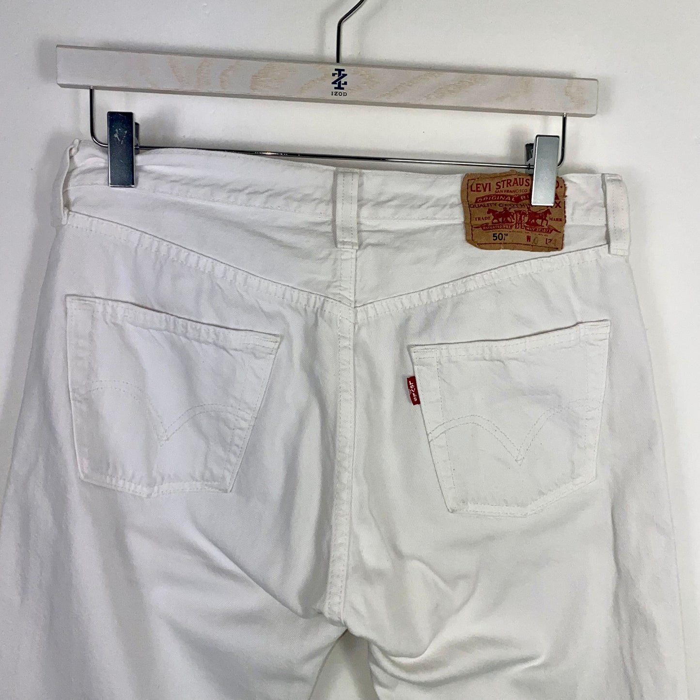 White Levi’s jeans 30x30